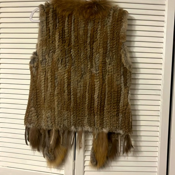 Boutique Rabbit Fur vest 80% Rabbit And 20% Raccoon With Tassels. Natural Brown - Picture 3 of 6